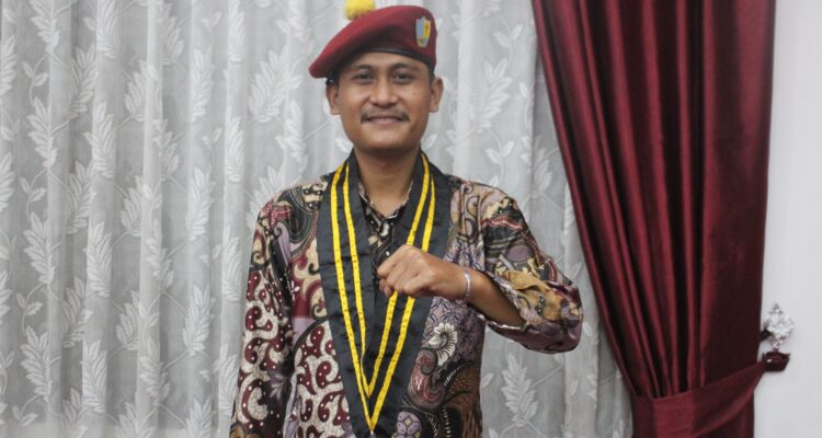 Presidium Hubungan Luar Negeri Lingkungan Hidup Perhimpunan Mahasiswa Katolik Republik Indonesia (PMKRI) Cabang Pontianak Santo Thomas More Periode 2025-2026, Leonardus Resadi Presidium Hubungan Luar Negeri Lingkungan Hidup Perhimpunan Mahasiswa Katolik Republik Indonesia (PMKRI) Cabang Pontianak Santo Thomas More Periode 2025-2026, Leonardus Resadi