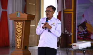 Dharmawan Wahyu Adhi Kepala BMKG Stasiun Meteorologi Kelas III Tebelian Dharmawan Wahyu Adhi Kepala BMKG Stasiun Meteorologi Kelas III Tebelian